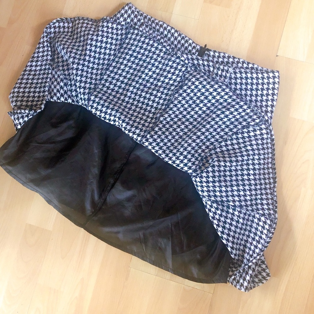 Designer Mini Skirt Houndstooth Pattern 💅🏻💎🎀 - Picture 7 of 7